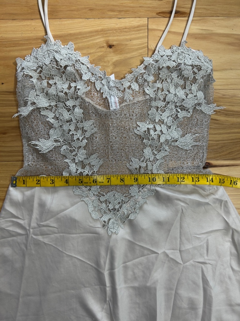 Flora Nikrooz Cream Champagne Lace-Front Slip | Size Small - Picture 4 of 7